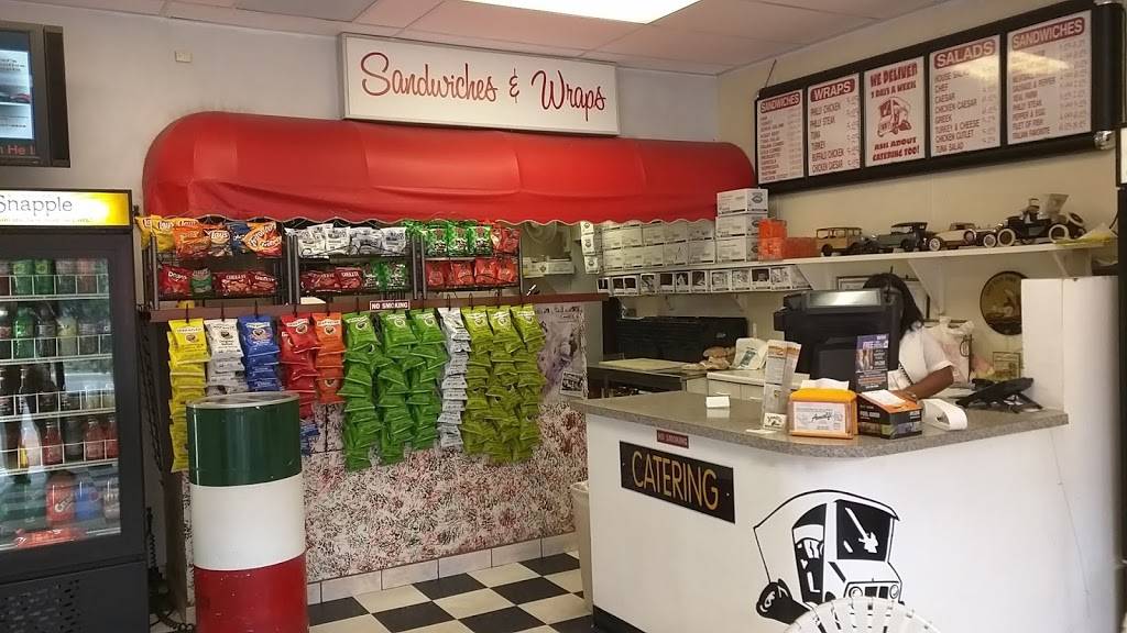 Chase Ave Pizza &Catering | restaurant | 581 Chase Ave, Waterbury, CT 06704, USA | 2037552624 OR +1 203-755-2624