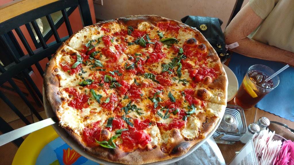 Martinos Trattoria & Pizzeria | restaurant | 2614 E Chestnut Ave, Vineland, NJ 08361, USA | 8566924448 OR +1 856-692-4448