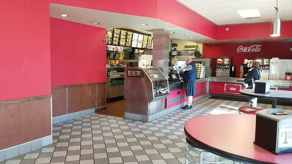 Carls Jr | meal takeaway | 550 Morello Ave, Martinez, CA 94553, USA | 9253139420 OR +1 925-313-9420