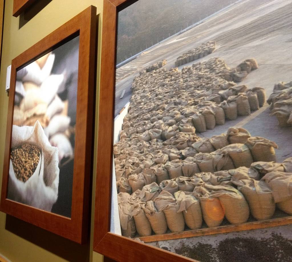 Starbucks | cafe | 12405 Cedar Rd, Cleveland Heights, OH 44106, USA | 2162295531 OR +1 216-229-5531