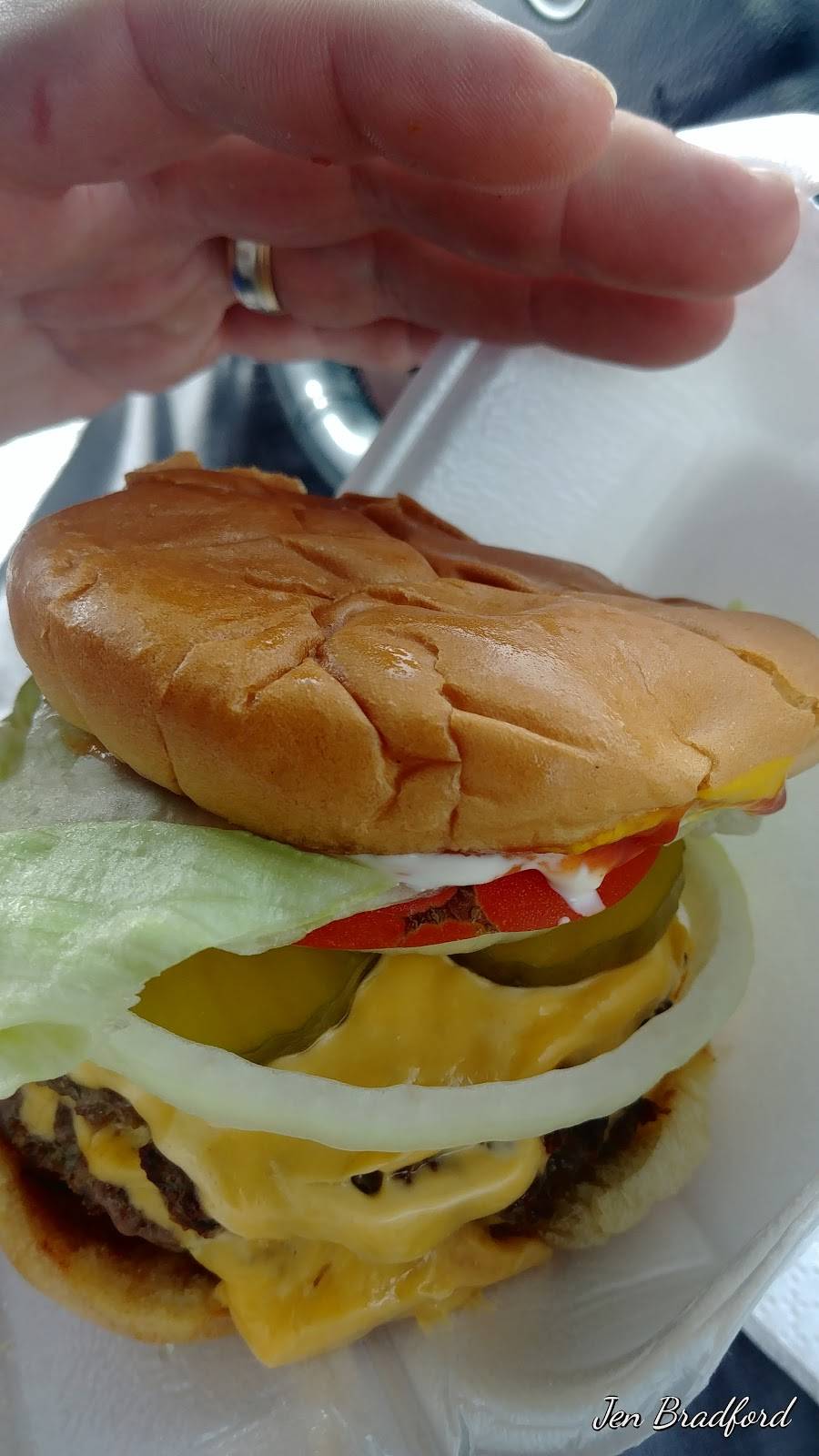 Bud & Cheryls Ice Cream Shoppe | restaurant | 3435 Alum Springs Rd, Danville, KY 40422, USA | 8594949866 OR +1 859-494-9866