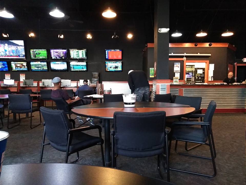 Club Hawthorne Glendale Heights | restaurant | 2240 Bloomingdale Rd, Glendale Heights, IL 60139, USA | 6303071286 OR +1 630-307-1286