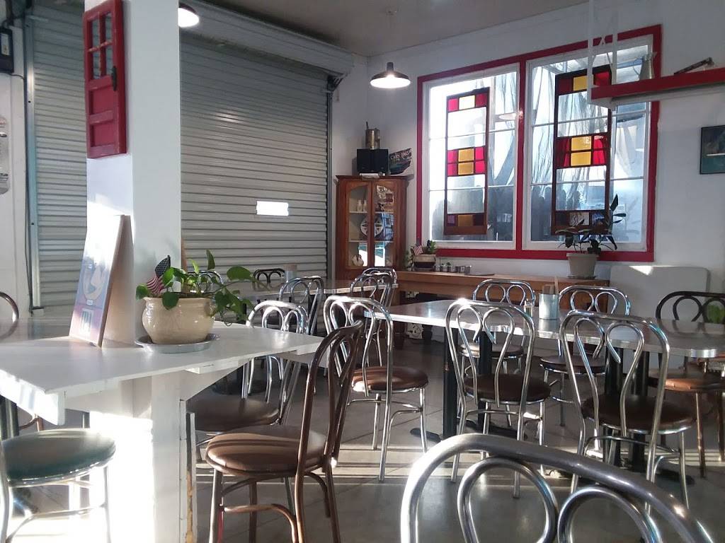 Vintage Station BBQ | restaurant | 9450 Main St, Upper Lake, CA 95485, USA | 7072754002 OR +1 707-275-4002