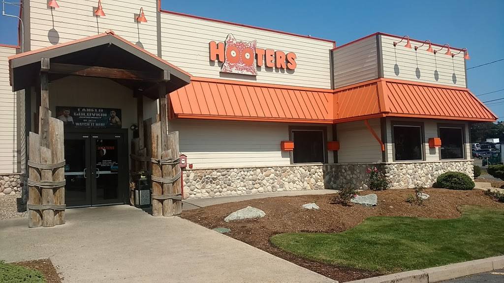 Hooters | meal takeaway | 1143 Broadway, Saugus, MA 01906, USA | 3396007311 OR +1 339-600-7311