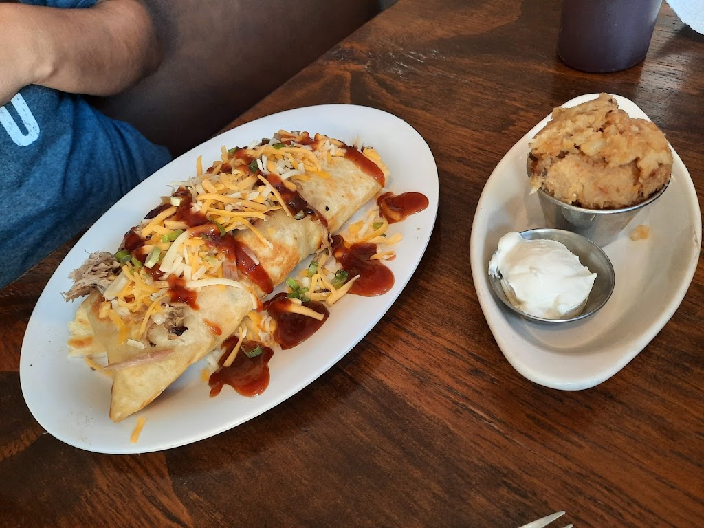 Brick’s Rockin’ BBQ | restaurant | 110 W 11th St, Hays, KS 67601, USA | 7856214227 OR +1 785-621-4227