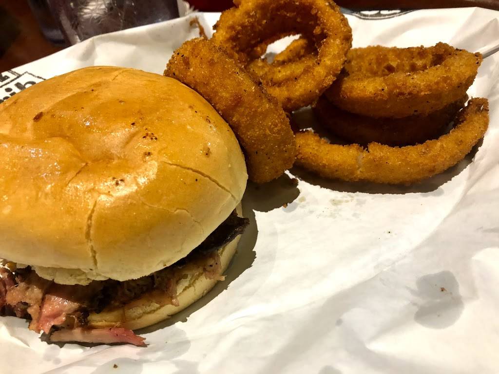 RibCrib BBQ | restaurant | 1720 N Waldron St, Hutchinson, KS 67501, USA | 6202597880 OR +1 620-259-7880