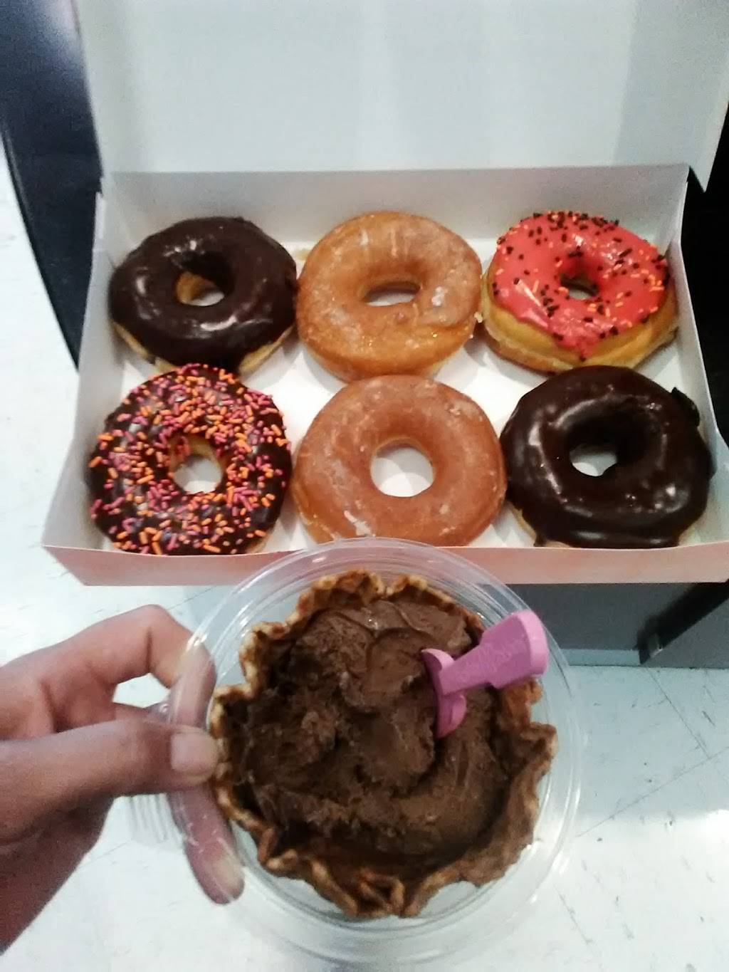 Dunkin | bakery | 345 W Reservoir Rd, Woodstock, VA 22664, USA | 5404595800 OR +1 540-459-5800