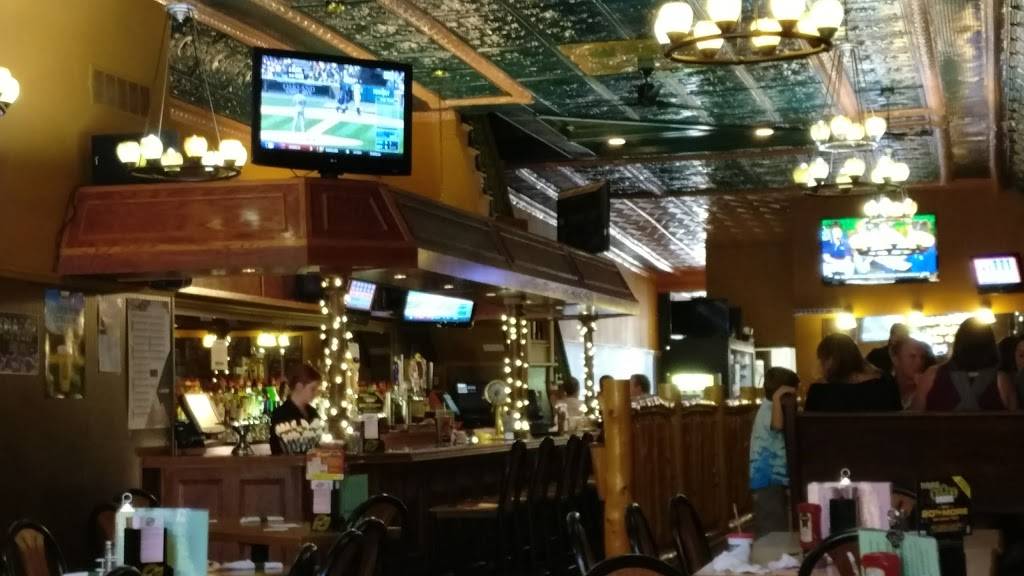 Hunt Club of Hillsdale | restaurant | 24 N Howell St, Hillsdale, MI 49242, USA | 5174377356 OR +1 517-437-7356