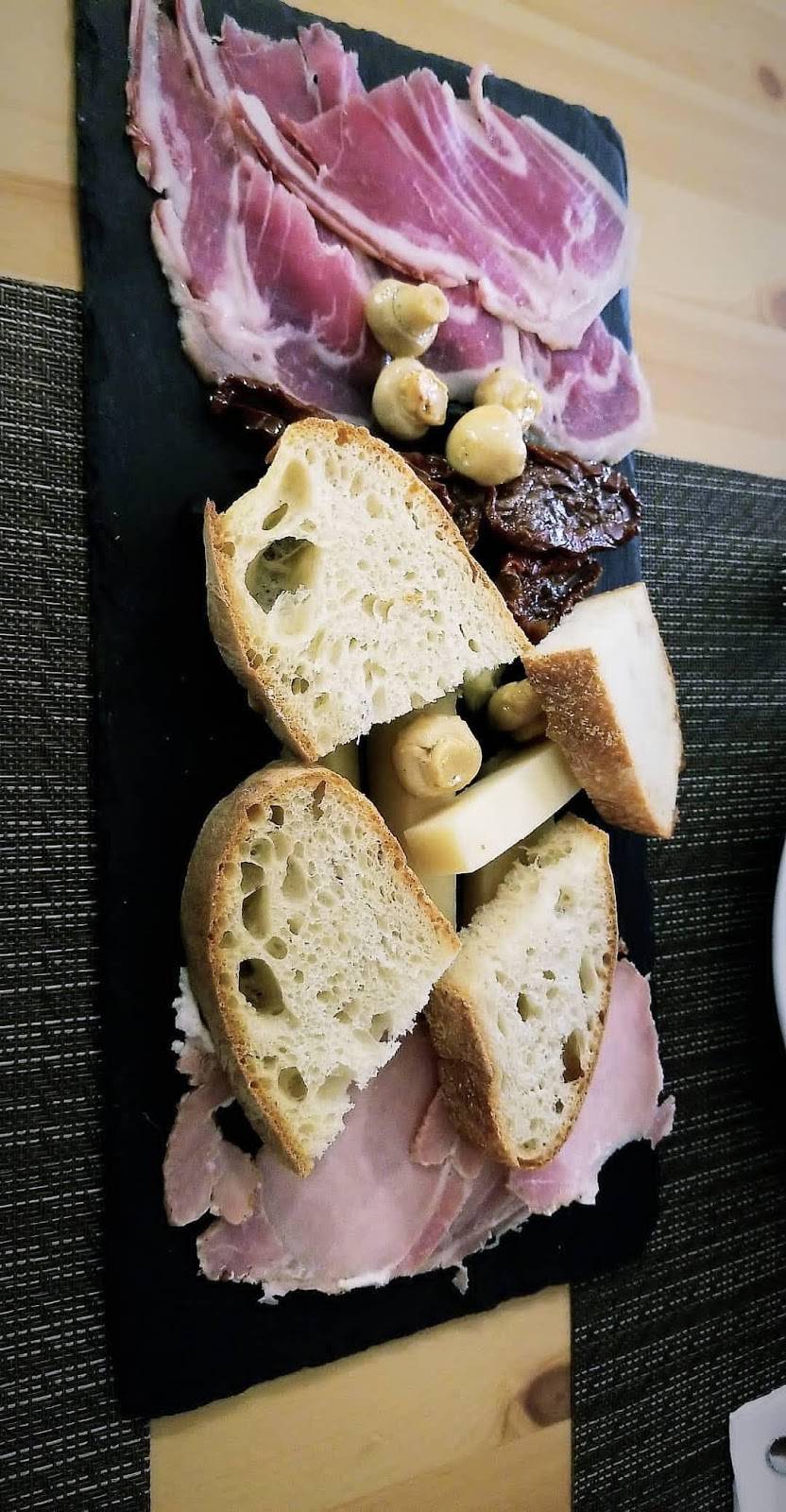 Perfetto Bistro Bottega | restaurant | 4783 Wyandotte St E, Windsor, ON N8Y 1H7, Canada | 2262219944 OR +1 226-221-9944