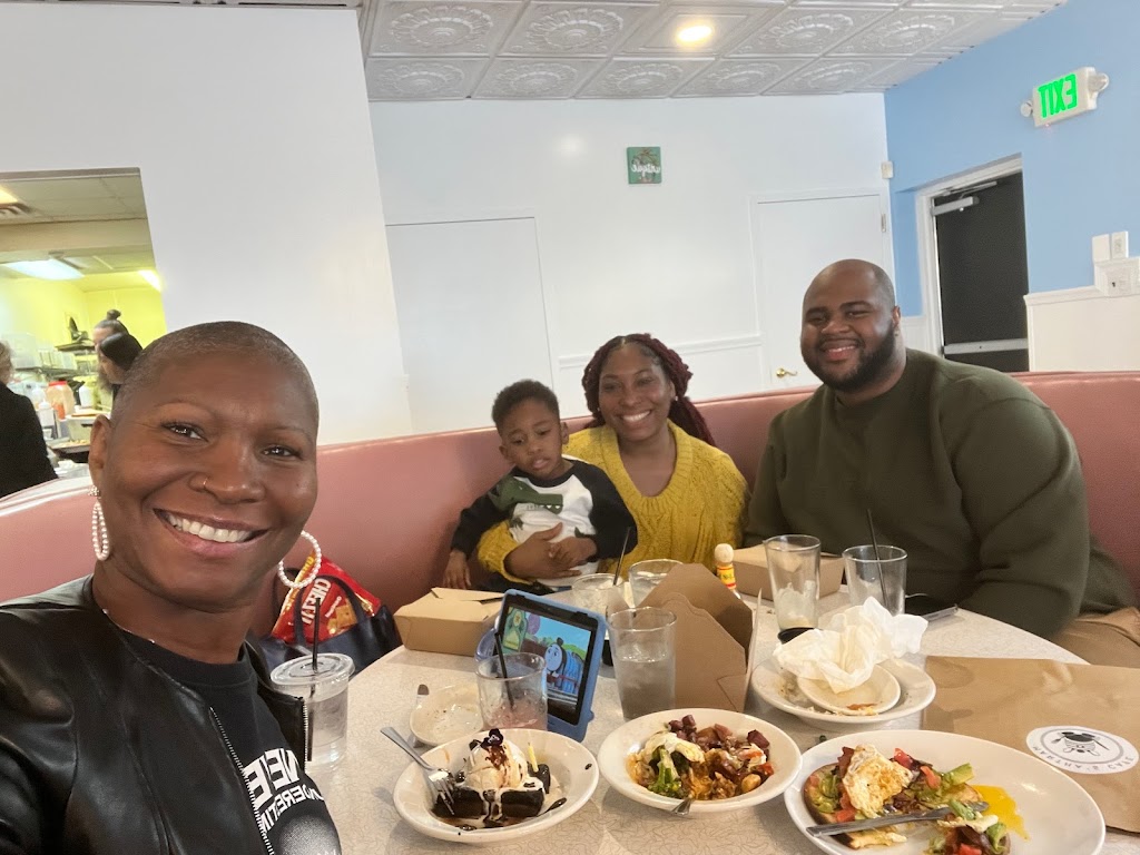 Marthas Cafe | restaurant | 5507 Oregon Ave, Arbutus, MD 21227, USA | 4102472075 OR +1 410-247-2075