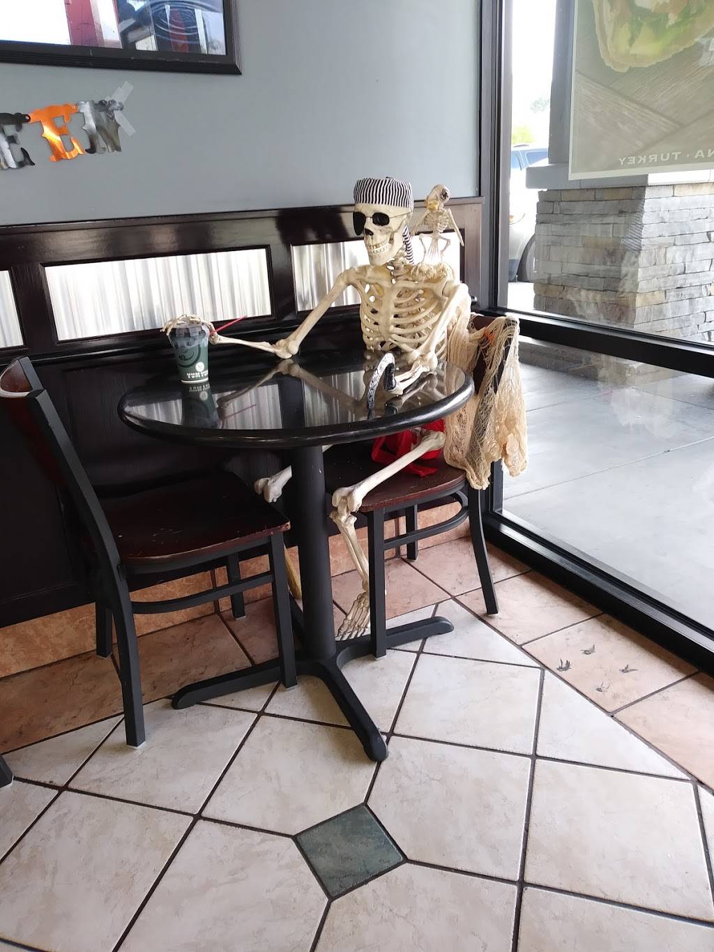 Yum Yum Donuts | cafe | 16530 Soledad Canyon Rd, Canyon Country, CA 91351, USA | 6612529992 OR +1 661-252-9992