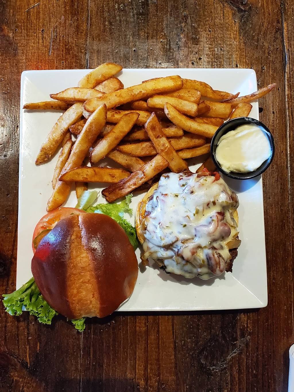 Auburn Draft House | restaurant | 161 E Magnolia Ave, Auburn, AL 36830, USA | 3345212739 OR +1 334-521-2739