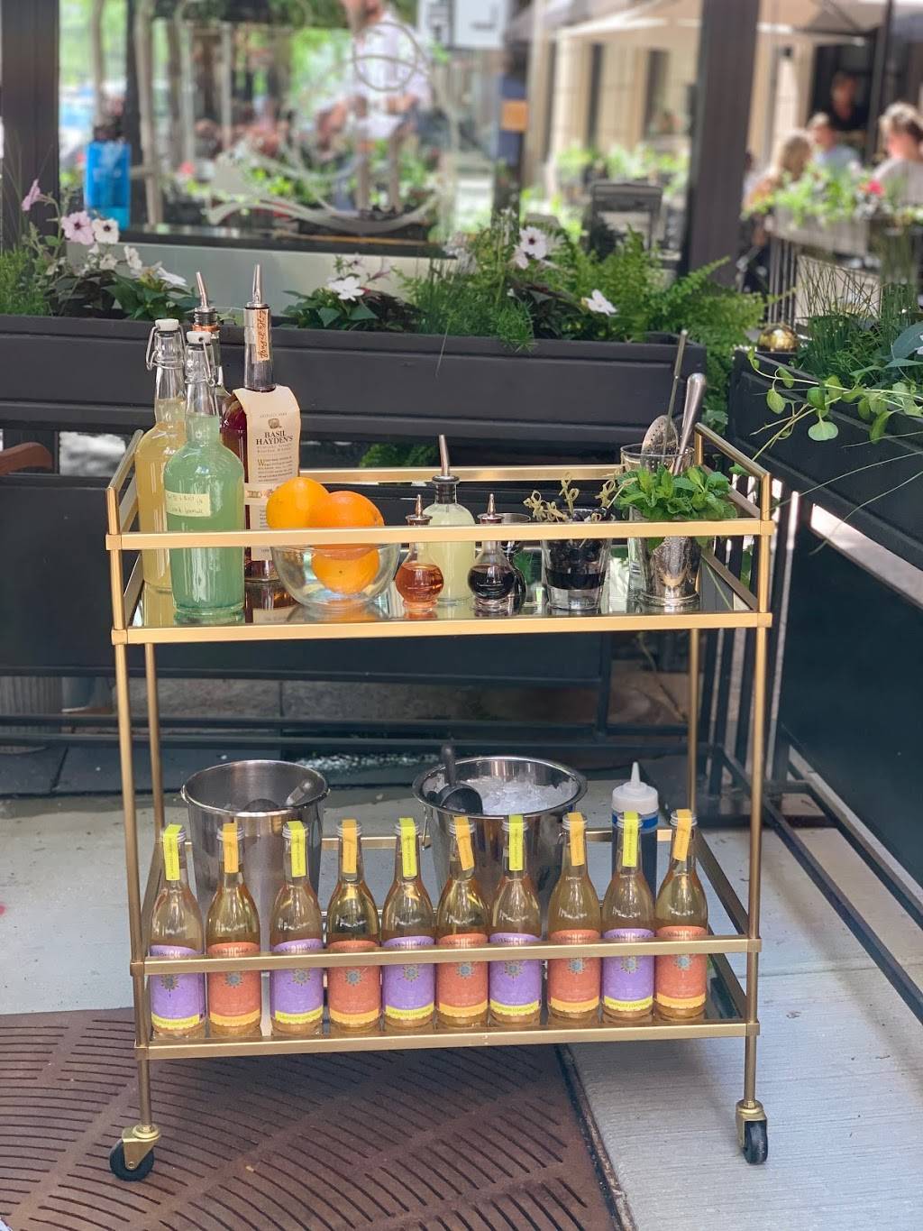 20 East | restaurant | 20 E Delaware Pl, Chicago, IL 60611, USA | 3123973633 OR +1 312-397-3633