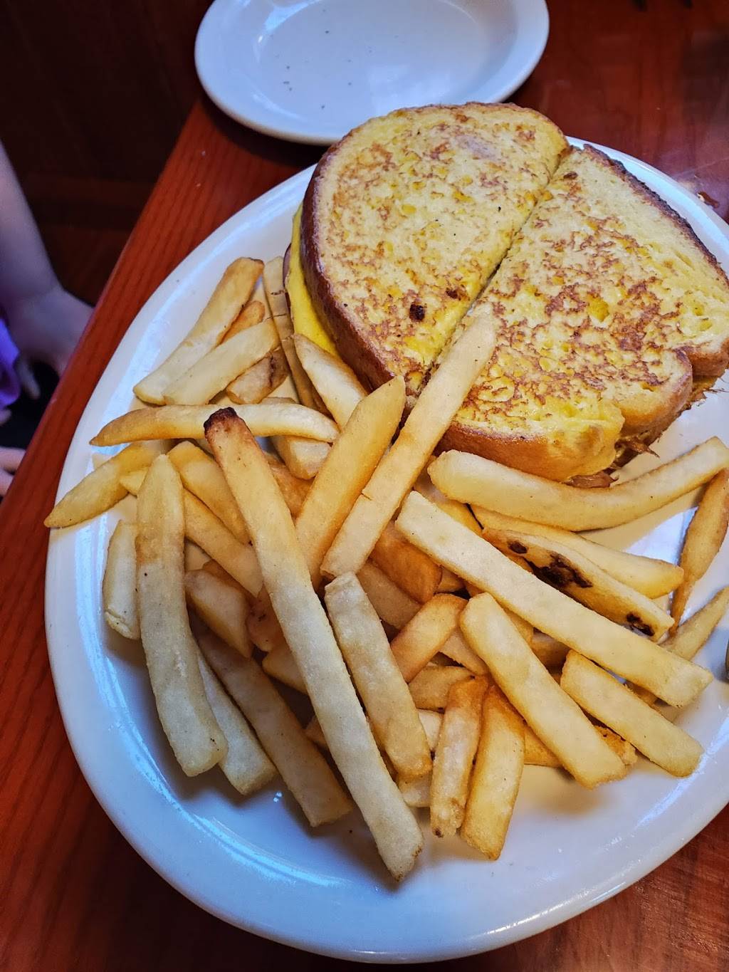 McArdles Restaurant | meal takeaway | 1355 Fairport Rd, Fairport, NY 14450, USA | 5853775520 OR +1 585-377-5520