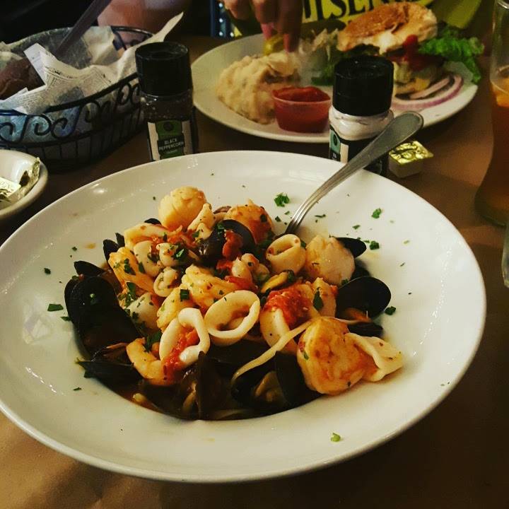 Canterburys Oyster Bar & Grill | restaurant | 46 Audrey Ave, Oyster Bay, NY 11771, USA | 5169223614 OR +1 516-922-3614