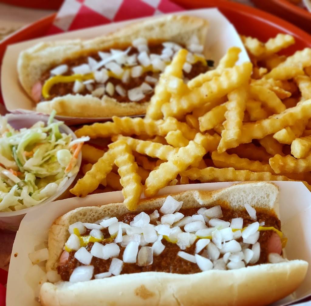 Gus Red Hots | restaurant | 5 Commodore Thomas MacDonough Hwy, Plattsburgh, NY 12901, USA | 5185613711 OR +1 518-561-3711