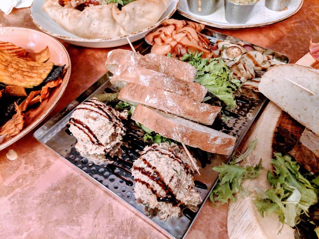 The Ahwahnee Bar | night club | Yosemite National Park, 9005 Ahwahnee Drive, Yosemite Valley, CA 95389, USA | 2093721489 OR +1 209-372-1489