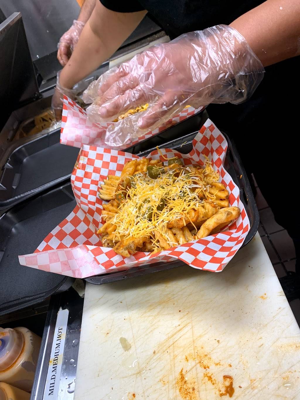 Chinos Hot Chicken | restaurant | 15850 Soquel Canyon Pkwy, Chino Hills, CA 91709, USA | 9096068910 OR +1 909-606-8910