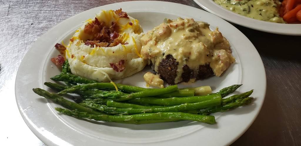 The Elegant Pelican | restaurant | 7395 W Pinebrook St, Crystal River, FL 34429, USA | 3527952100 OR +1 352-795-2100