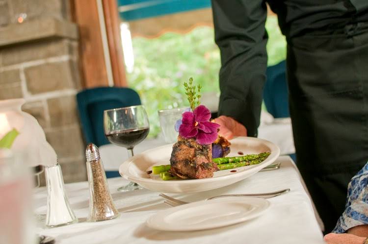 Clay Hill Farm | restaurant | 220 Clay Hill Rd, Cape Neddick, ME 03902, USA | 2073612272 OR +1 207-361-2272