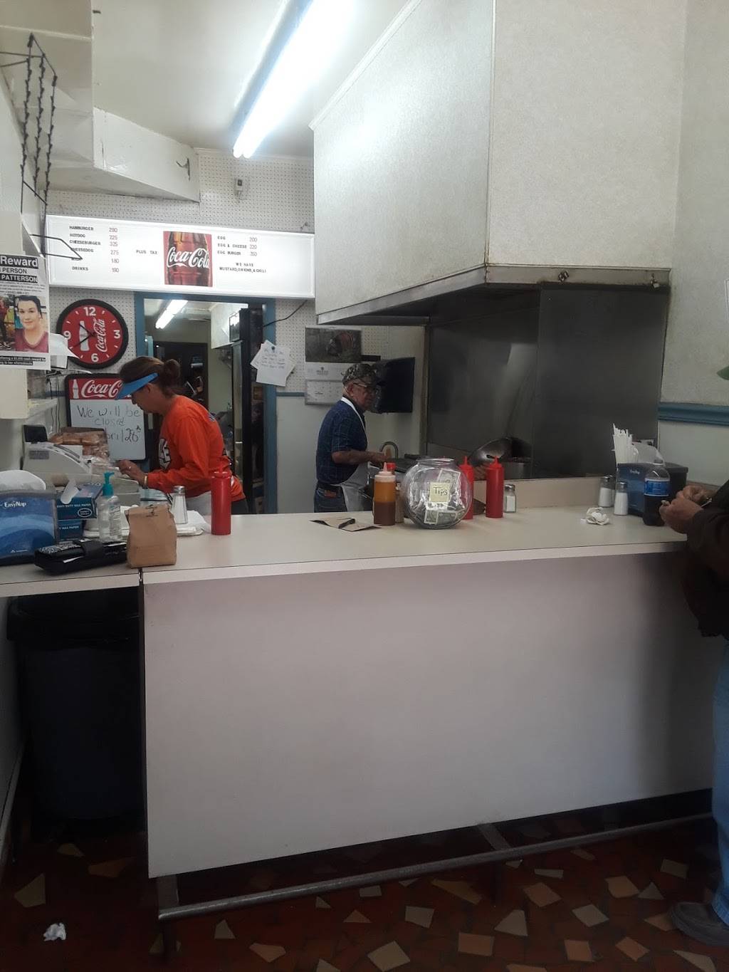 Wards Grill | restaurant | 706 S Madison St, Whiteville, NC 28472, USA | 9106422004 OR +1 910-642-2004