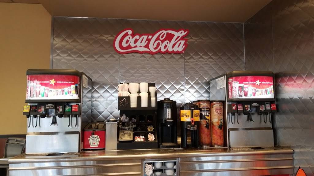 Hardees | restaurant | 915 Army Post Rd, Des Moines, IA 50315, USA | 5152859892 OR +1 515-285-9892