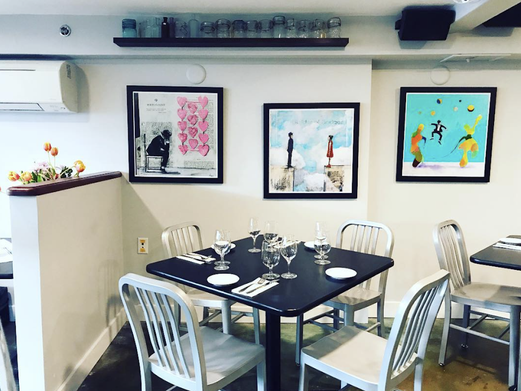 The Cardboard Box | restaurant | 6 Circuit Ave, Oak Bluffs, MA 02557, USA | 5083382621 OR +1 508-338-2621