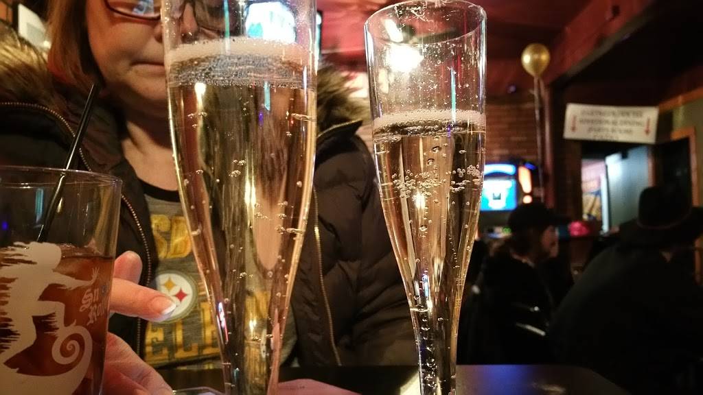 Tims Pizzeria And Pub | restaurant | 2823 Bailey Rd, Cuyahoga Falls, OH 44221, USA | 3309281530 OR +1 330-928-1530