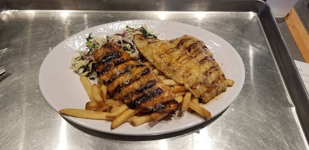 California Fish Grill | restaurant | 1185 W Renaissance Pkwy, Rialto, CA 92376, USA | 9093404434 OR +1 909-340-4434