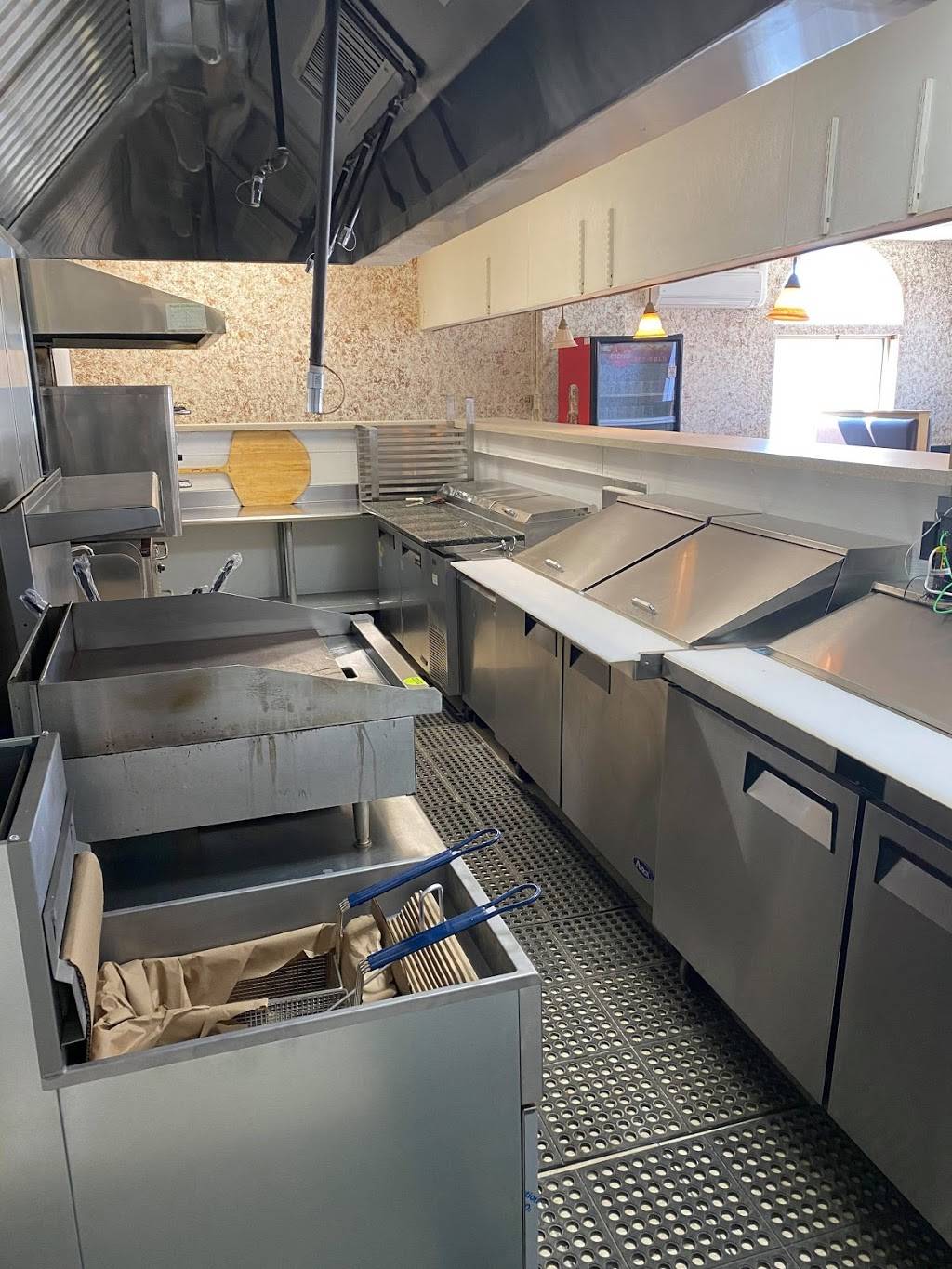 Stellas Pizza and Italian Restaurant | restaurant | 620 Silas Deane Hwy, Wethersfield, CT 06109, USA | 8605131568 OR +1 860-513-1568