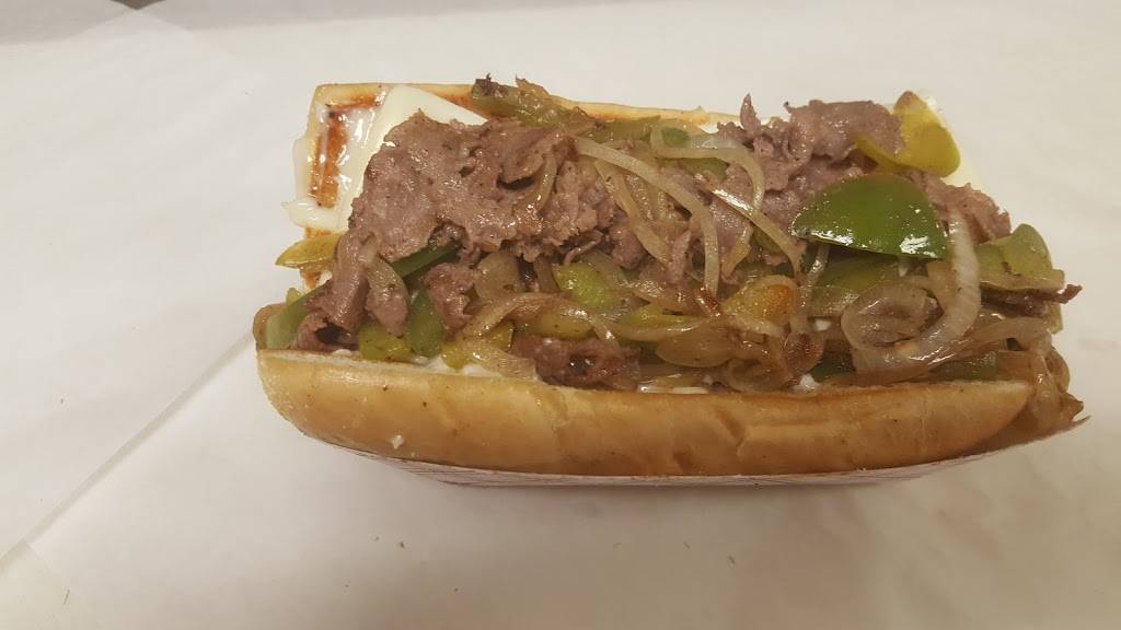 Chicago Style | restaurant | 2221 W National Ave, Milwaukee, WI 53204, USA | 4146437777 OR +1 414-643-7777