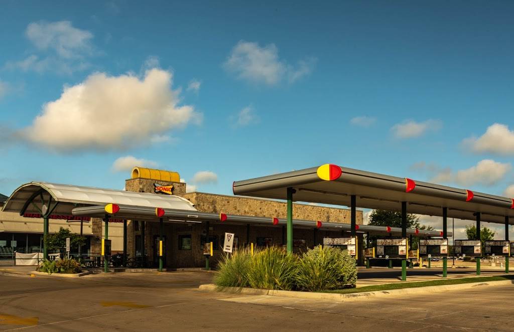 Sonic Drive-In | restaurant | 2830 South 1-35, San Marcos, TX 78666, USA | 5123920537 OR +1 512-392-0537