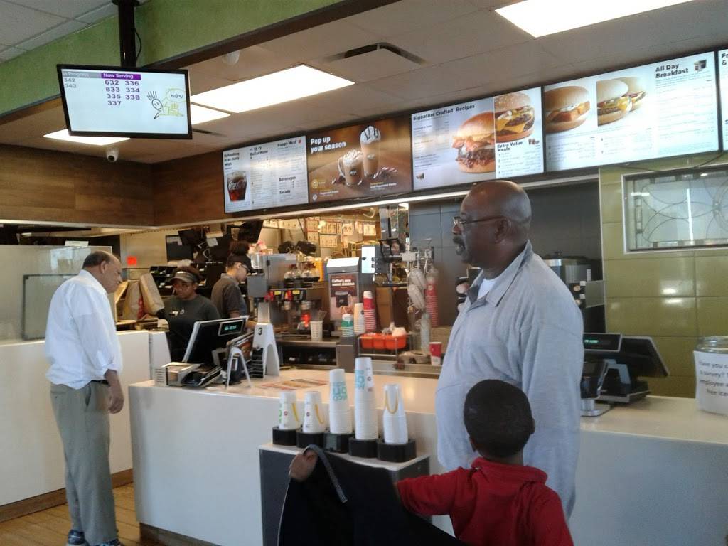 McDonalds | cafe | 216 US Highway 27 South, Dundee, FL 33838, USA | 8634393390 OR +1 863-439-3390