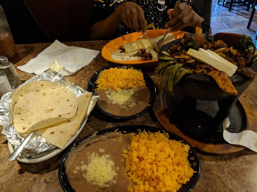 Rio Bravo Mexican Grill | restaurant | 2040 Rankin Mill Rd, Greensboro, NC 27405, USA | 3363752226 OR +1 336-375-2226