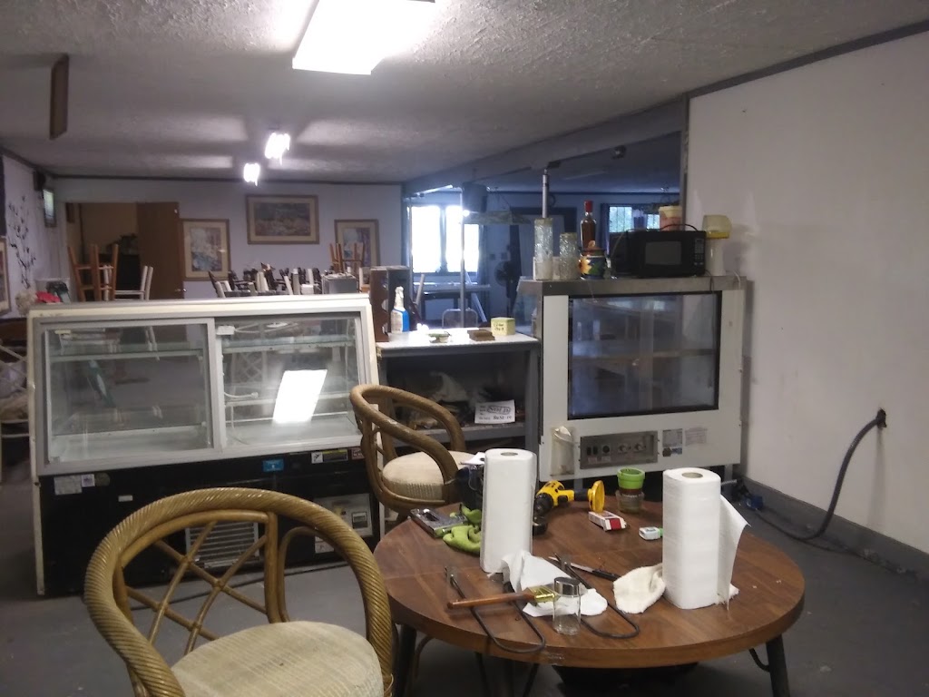 Sheilas Family Entertainment and Dining | restaurant | Phenix, VA 23959, USA | 4342080898 OR +1 434-208-0898