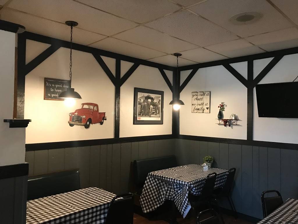 Angies Pizza | restaurant | 6932 Hillside Rd, Independence, OH 44131, USA | 2165248100 OR +1 216-524-8100