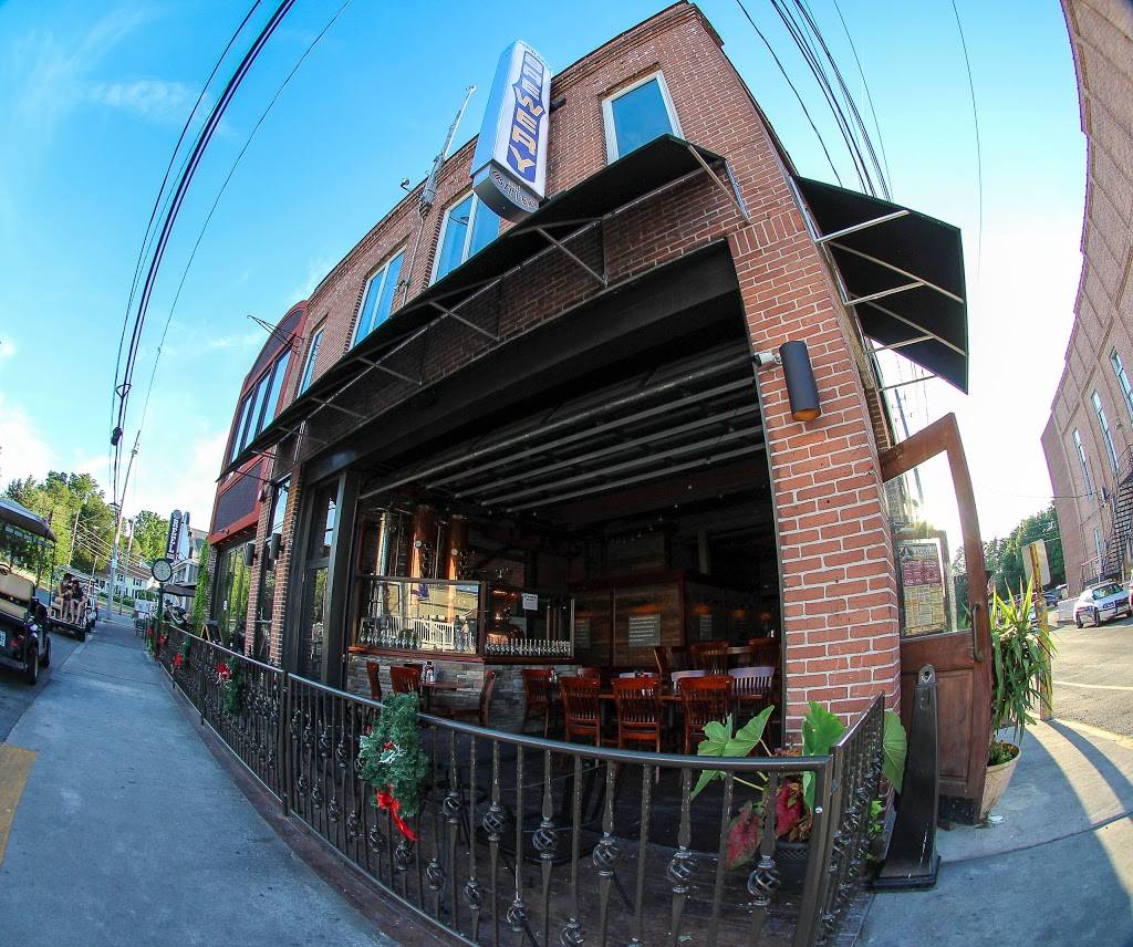 Put-in-Bay Brewery and Distillery | restaurant | 441 Catawba Ave, Put-In-Bay, OH 43456, USA | 4192854677 OR +1 419-285-4677