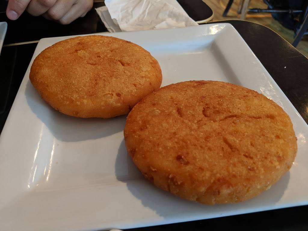 Curramba Colombian Restaurant | restaurant | 2701 W Division St, Chicago, IL 60622, USA | 7737998693 OR +1 773-799-8693