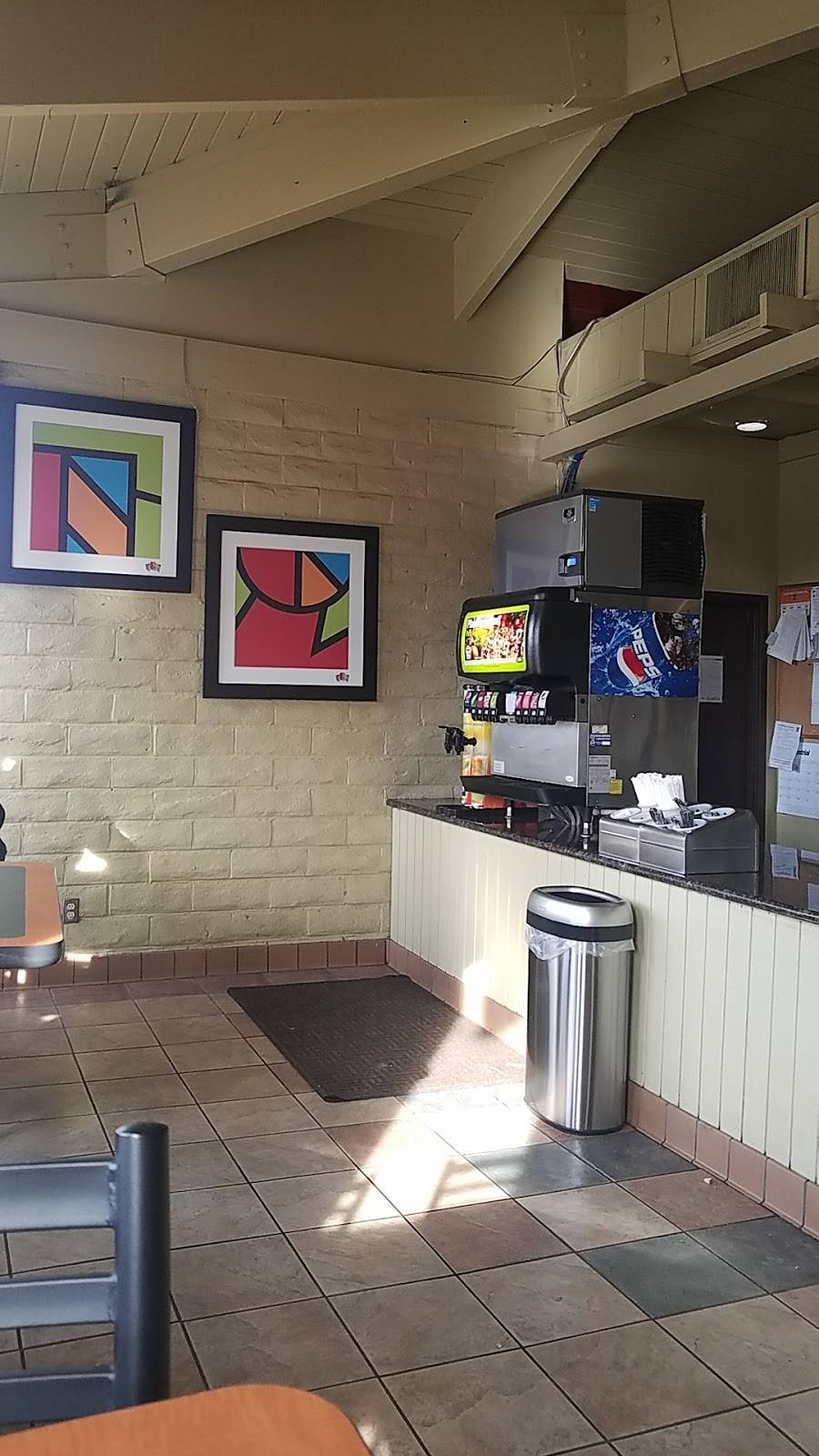 Round Table Pizza | meal delivery | 2650 Geer Rd, Turlock, CA 95382, USA | 2096321083 OR +1 209-632-1083