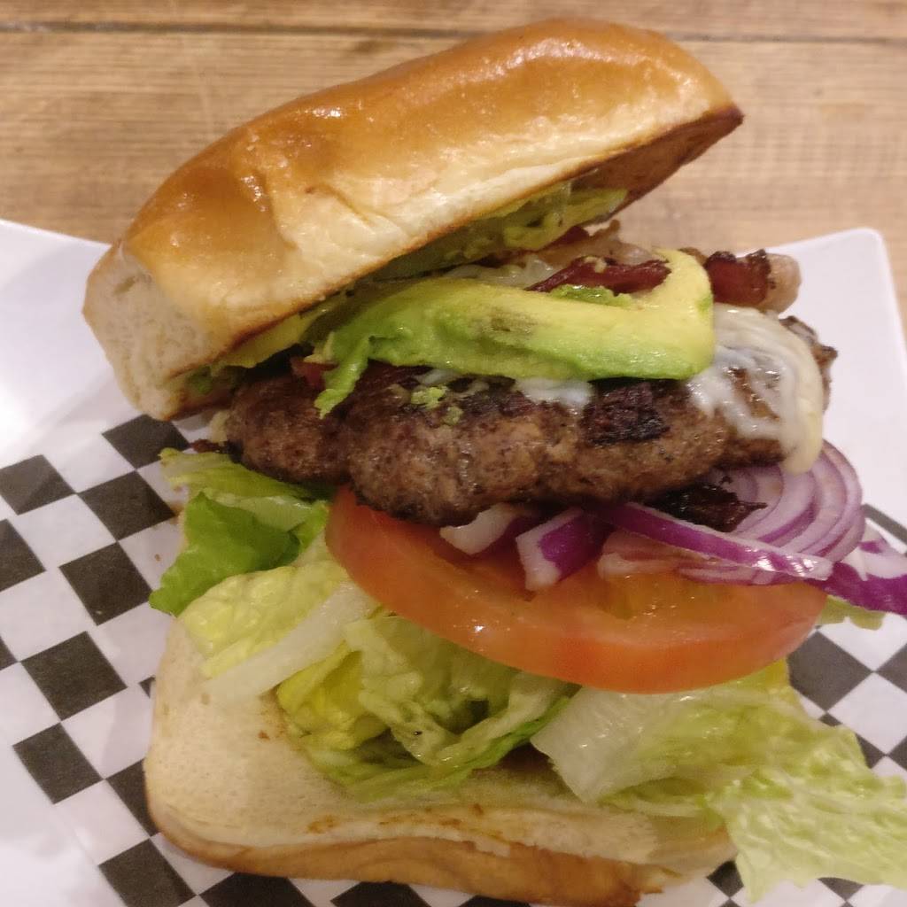 The 210 Pizza & Burger Bistro | restaurant | 7627 Culebra Rd, San Antonio, TX 78251, USA | 2105217666 OR +1 210-521-7666