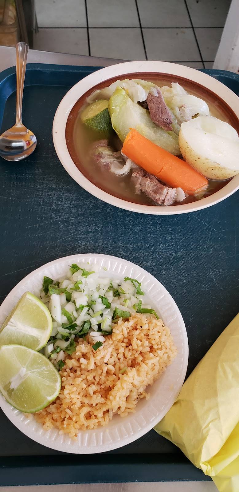 El Caporal | restaurant | 8450 Laurel Canyon Blvd, Sun Valley, CA 91352, USA | 8187683025 OR +1 818-768-3025