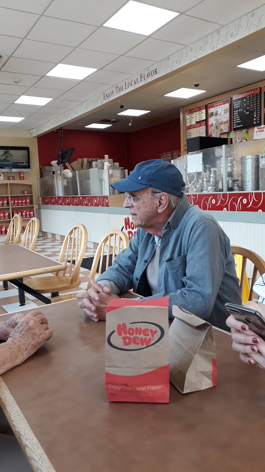 Honey Dew Donuts | bakery | 495 Boston Post Rd E, Marlborough, MA 01752, USA | 5082290407 OR +1 508-229-0407