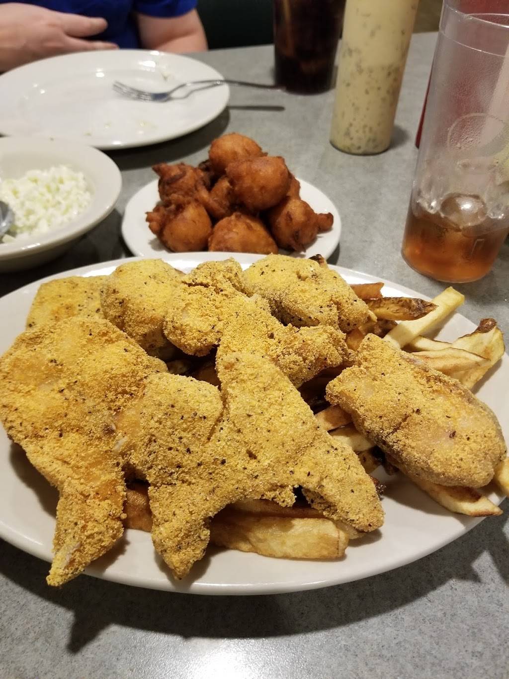 Catfish Hole Fayetteville | restaurant | 4127 W Wedington Dr, Fayetteville, AR 72704, USA | 4795217008 OR +1 479-521-7008