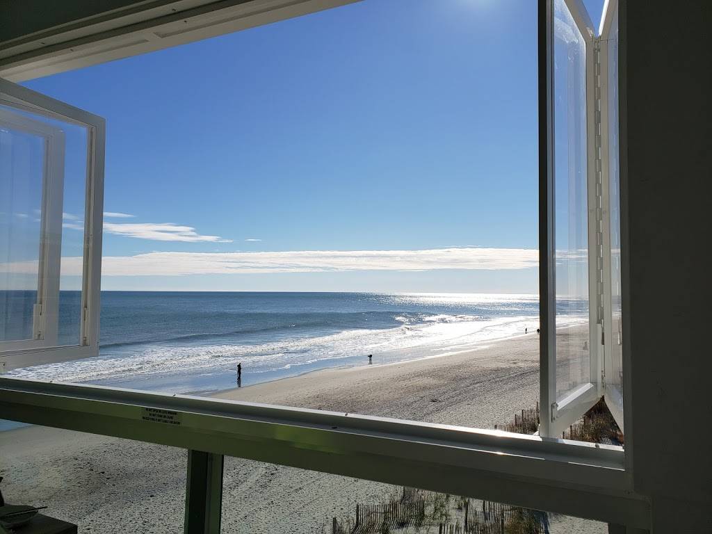 Wicked Tuna @ 2nd Avenue Pier | restaurant | 110 N Ocean Blvd, Myrtle Beach, SC 29577, USA | 8437122430 OR +1 843-712-2430