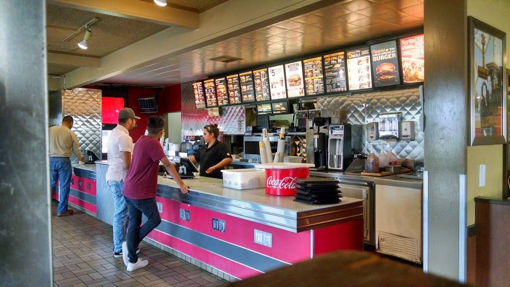 Carls Jr. | restaurant | 1352 S Gilbert Rd, Mesa, AZ 85204, USA | 4808924793 OR +1 480-892-4793
