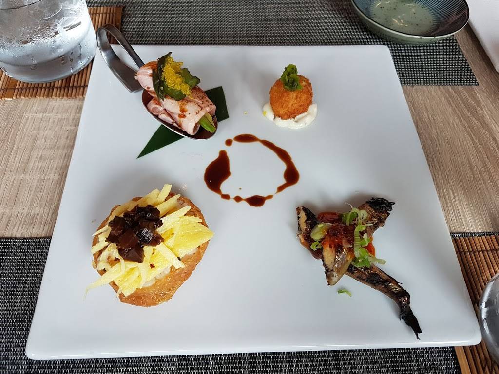 Sushi Hachi | restaurant | 735 8th St SE, Washington, DC 20003, USA | 2026401881 OR +1 202-640-1881