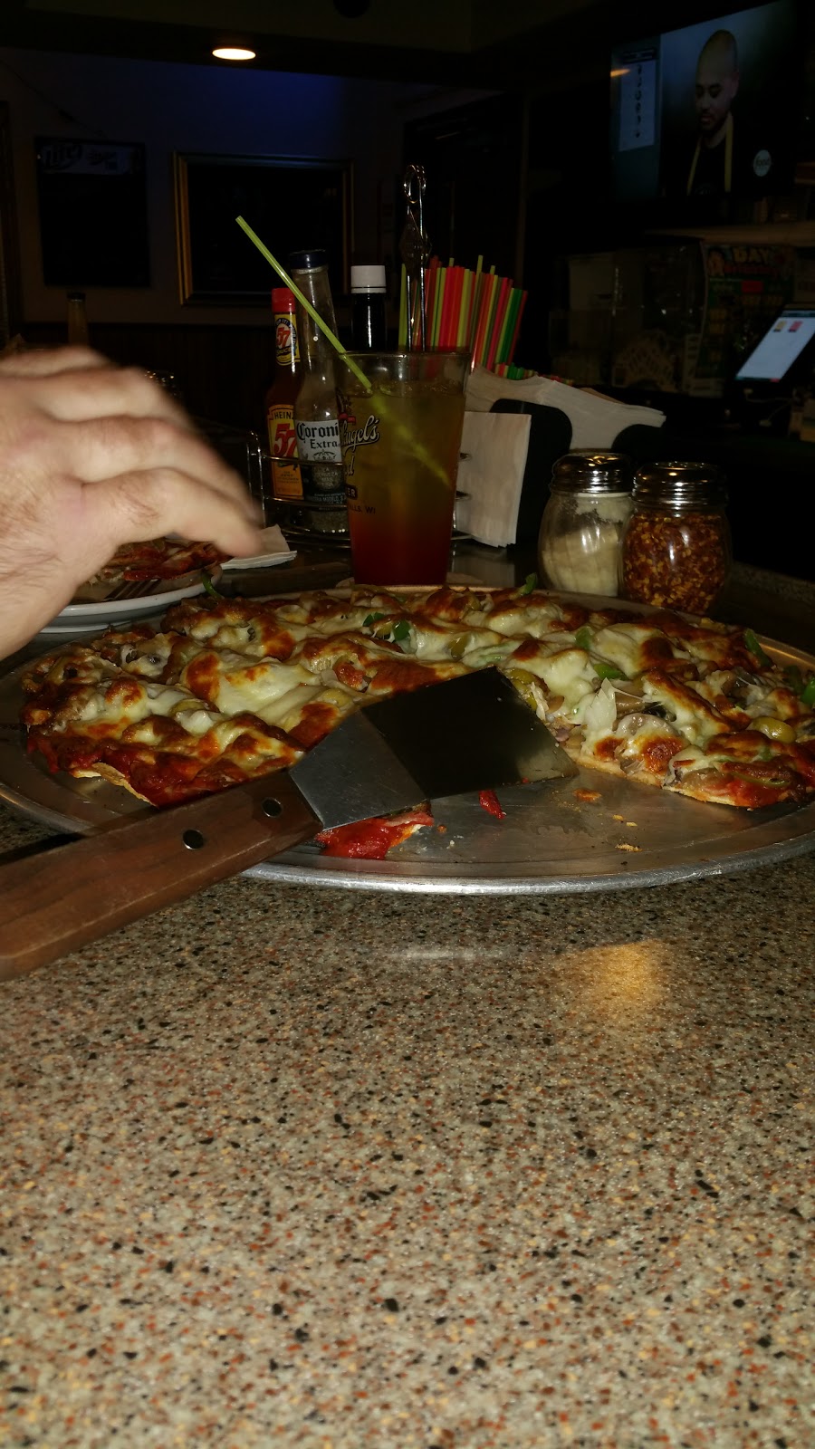 Duffs Tavern on Main | restaurant | 108 Main St E, Vermillion, MN 55085, USA | 6514376077 OR +1 651-437-6077