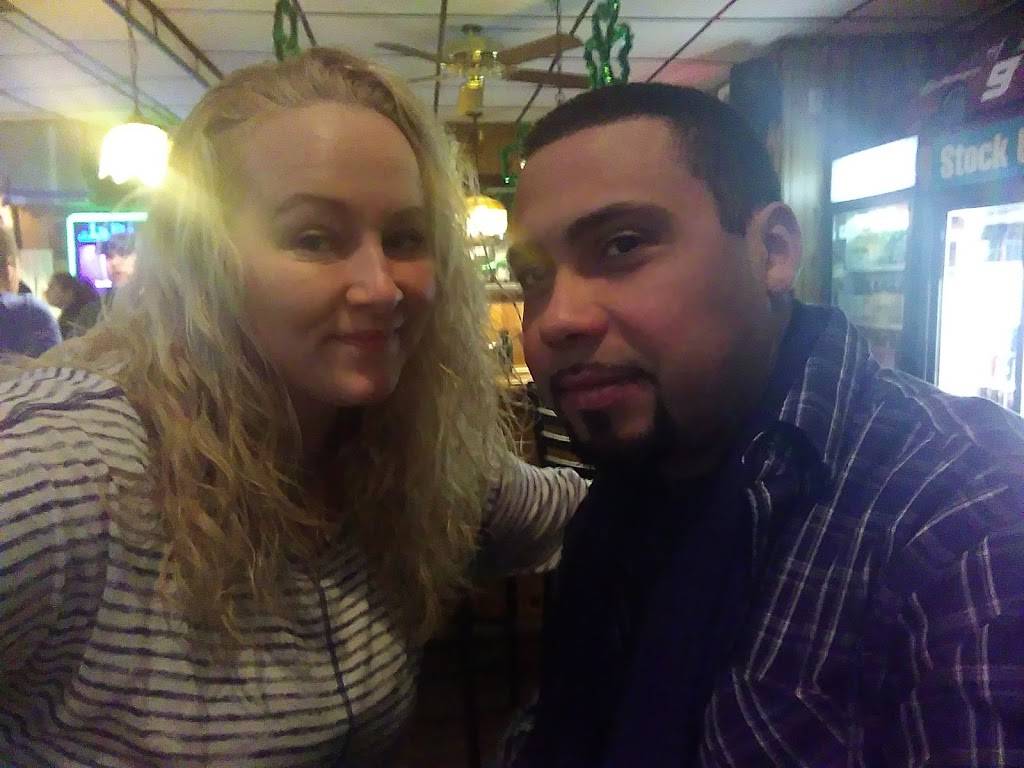 Margeez Bar and Grill | restaurant | 147 Avenel St, Avenel, NJ 07001, USA | 7326343983 OR +1 732-634-3983