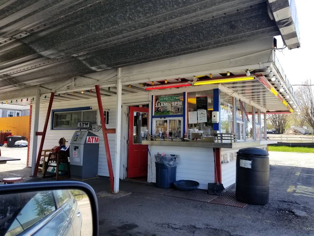 Charlies Drive-In | restaurant | 806 W Main St, Hortonville, WI 54944, USA | 9207796753 OR +1 920-779-6753