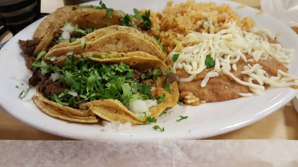 Tacos El Cuñado | restaurant | 442 Baypark Dr, Holland, MI 49424, USA | 6162987225 OR +1 616-298-7225